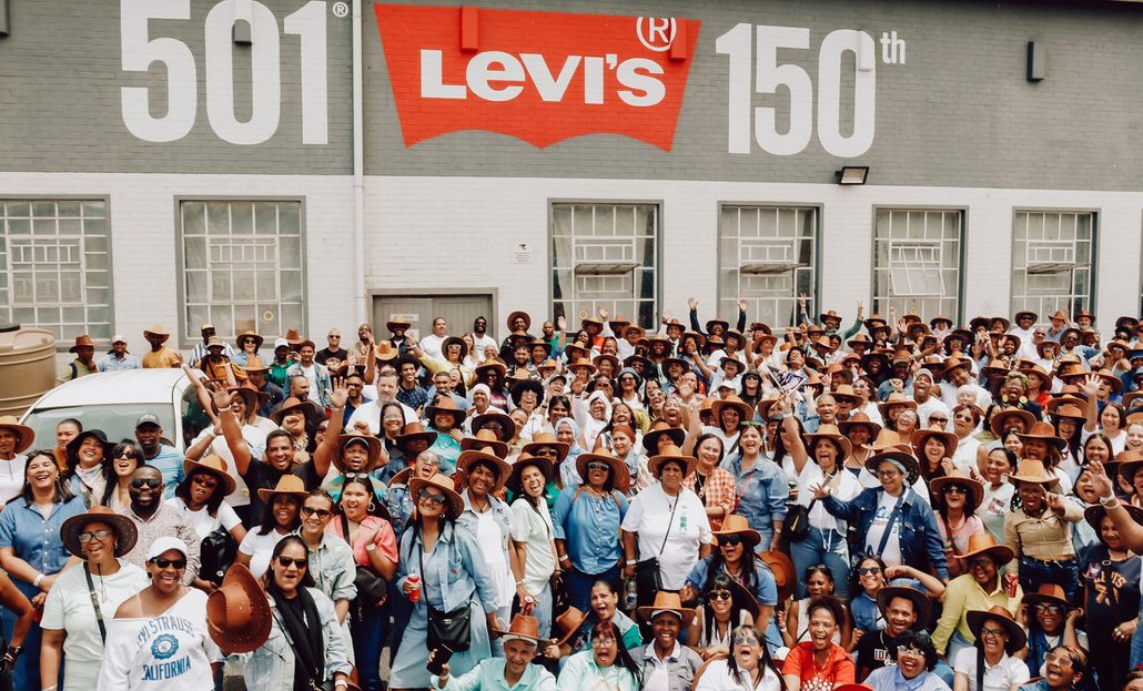 LEVI STRAUSS CO CELEBRATES 30 YEARS SA