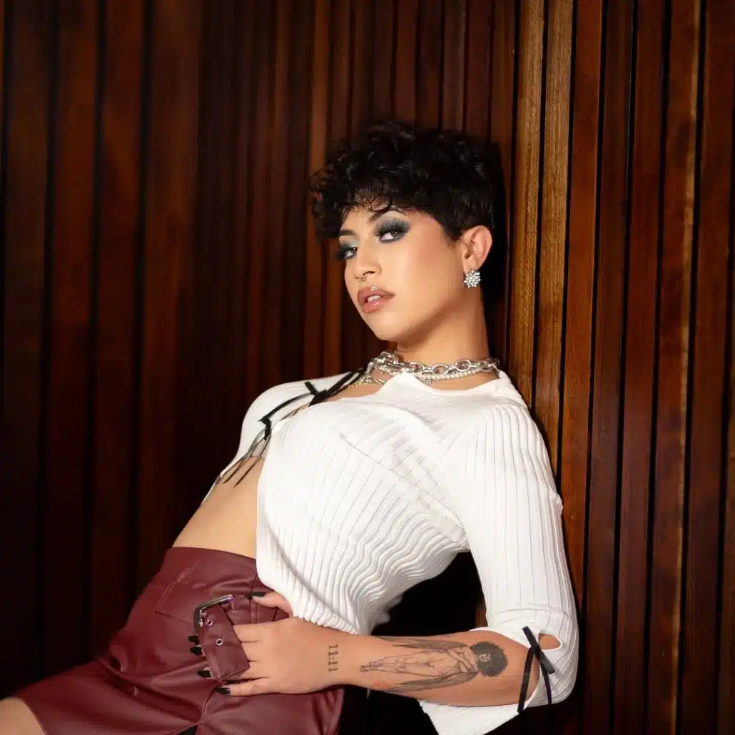 ROWLENE RELEASES POWERFUL NEW EP MOMENTS AFTER