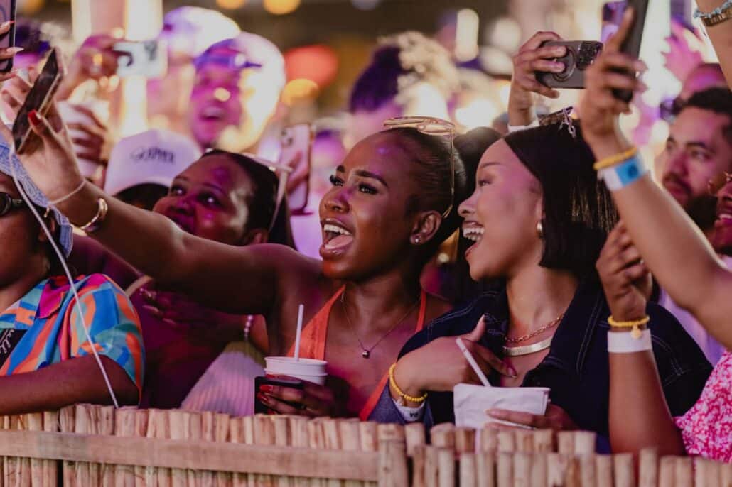 THE CORONA SUNSETS SUMMER TOUR LIGHTS UP GRAND AFRICA CAFÉ & BEACH