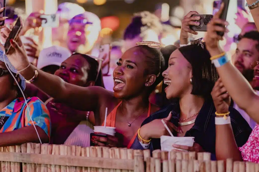 THE CORONA SUNSETS SUMMER TOUR LIGHTS UP GRAND AFRICA CAFÉ & BEACH