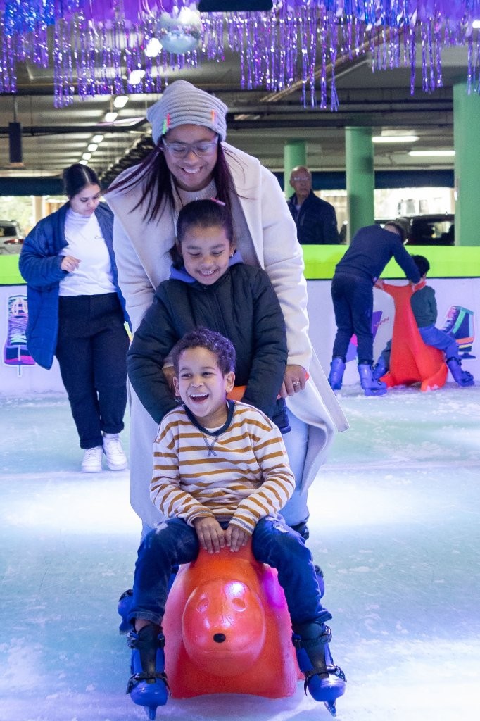 CG Ice Rink Returns to CapeGate 2026
