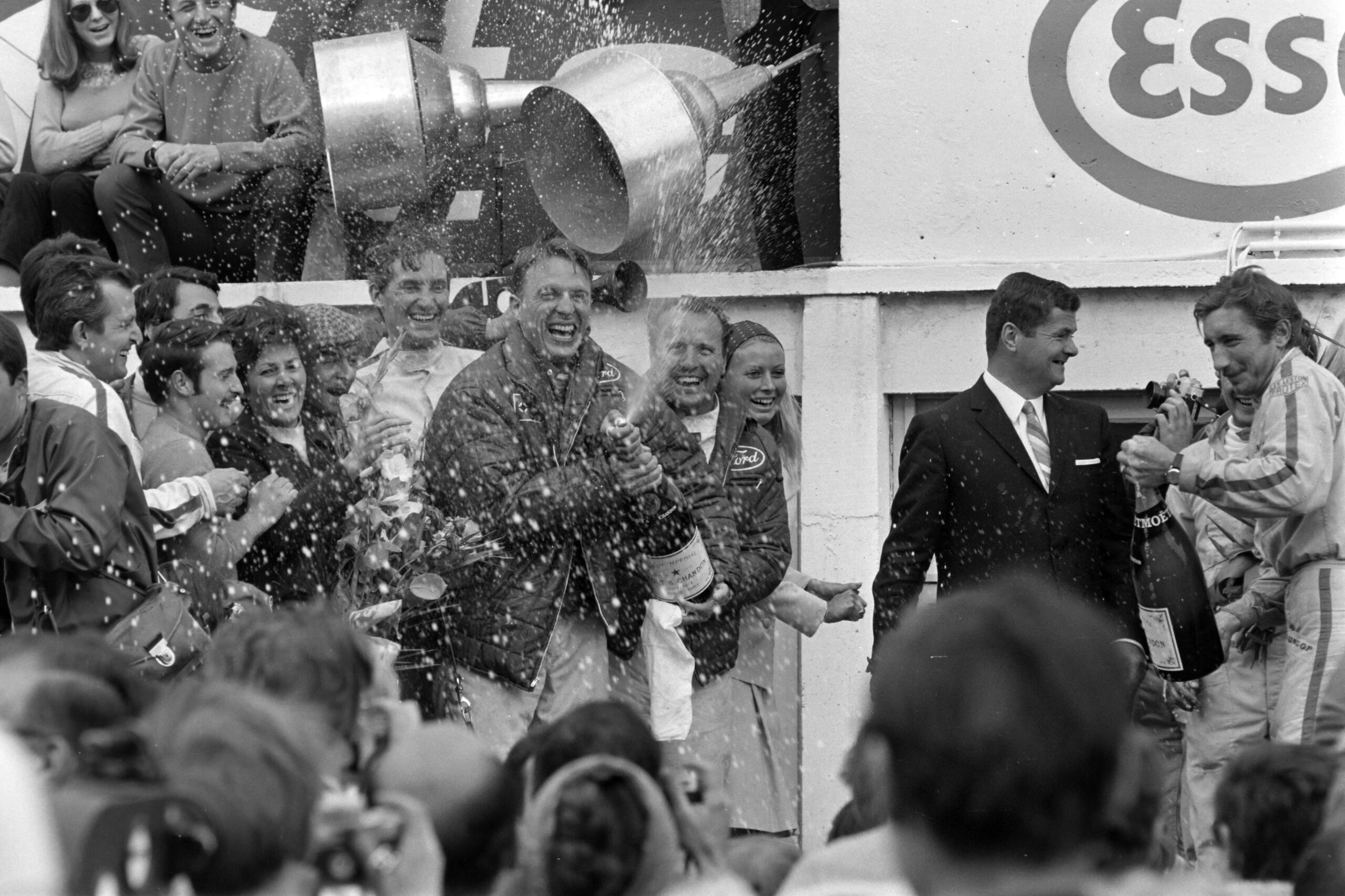 MOËT & CHANDON FORMULA 1 THE CHAMPAGNE SPRAY